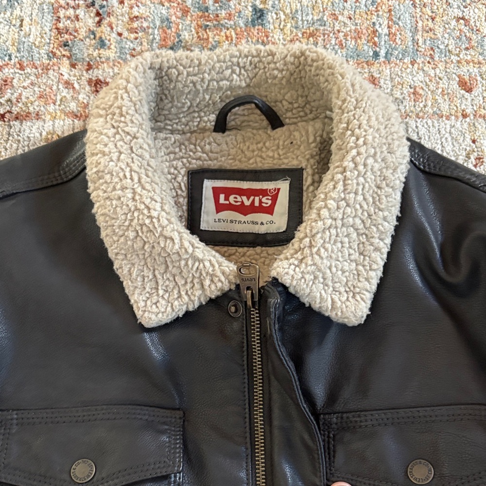 Levi's Sherpa Lined Leather Jacket - Picture 2 of 6